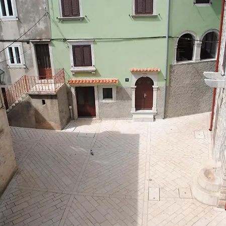 بيت ضيافة Piazzetta